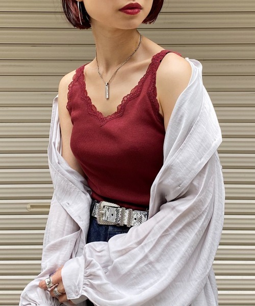 PAGEBOY（ページボーイ）の「2WAYレースキャミソールAW（キャミソール・レディース・ブラック/オフホワイト/ワインレッド/グレイッシュベージュ・FREE）」の4枚目の写真