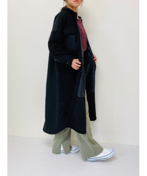 TEVALT（ヴァレット）の「ボア切替え　ロングシャツジャケット（その他アウター・レディース・カーキ/ブラック・38）」の4枚目の写真