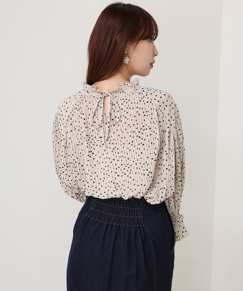 one after another NICE CLAUP（ワンアフターアナザーナイスクラップ）の「【ZOZO限定】消しプリーツ切替ブラウス（シャツ/ブラウス・レディース・ホワイト系その他/ブラック/モカ/グリーン系その他/ドット/スモークピンク/その他1/サックスブルー・FREE）」の10枚目の写真