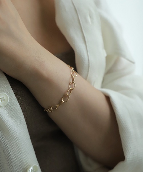 PAS TIERRA（パティエラ）の「－Chaine－ ナガマルラージチェーンブレスレット（ブレスレット・レディース・シルバー/イエローゴールド・FREE）」の3枚目の写真