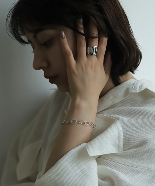 PAS TIERRA（パティエラ）の「－Chaine－ ナガマルラージチェーンブレスレット（ブレスレット・レディース・シルバー/イエローゴールド・FREE）」の5枚目の写真