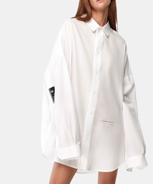 TTSWTRS(タトゥーセーターズ)の「【TTSWTRS】 WHITE OVERSIZED SHIRT(シャツ/ブラウス・レディース・ホワイト・ONE SIZE)」の2枚目の写真