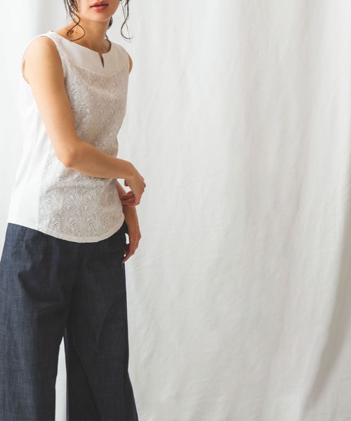 NARACAMICIE(ナラカミーチェ)の「コットンエンブロイダリーカットソードッキングプルオーバー(シャツ/ブラウス・レディース・ホワイト/ブラック・XX-LARGE/SMALL/MEDIUM/LARGE)」の2枚目の写真