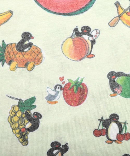 Design Tshirts Store graniph（デザイン　ティーシャツ　ストア　グラニフ）の「フルーツパターン(ピングー)｜コラボキッズセーラーカラーワンピース（ワンピース・キッズ・ライトグリーン・90/110/130）」の2枚目の写真