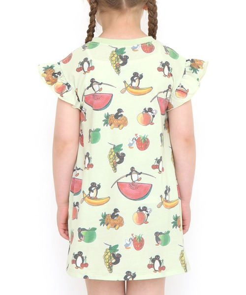 Design Tshirts Store graniph（デザイン　ティーシャツ　ストア　グラニフ）の「フルーツパターン(ピングー)｜コラボキッズセーラーカラーワンピース（ワンピース・キッズ・ライトグリーン・90/110/130）」の3枚目の写真