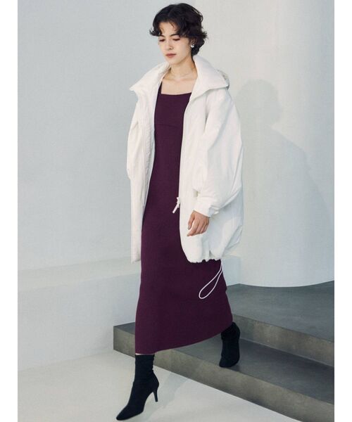 LAGUNAMOON（ラグナムーン）の「アシンメトリーネックリブニットワンピース（ワンピース・レディース・ブラック/ボルドー/モカ・SMALL/MEDIUM）」の4枚目の写真