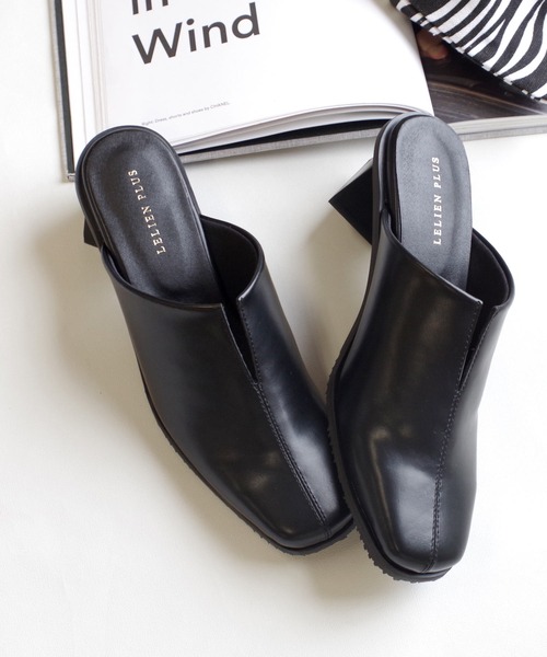 AmiAmi（アミアミ）の「【インスタグラマー＠kaochang_luuコラボ】スクエアトゥVカットミュール（サンダル・レディース・ブラック/ブラウン/グリーン/アイボリー/イエロー・L/LL/M/S）」の3枚目の写真