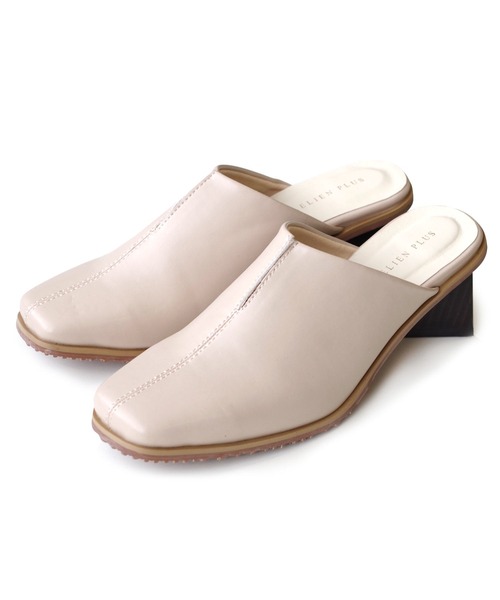 AmiAmi（アミアミ）の「【インスタグラマー＠kaochang_luuコラボ】スクエアトゥVカットミュール（サンダル・レディース・ブラック/ブラウン/グリーン/アイボリー/イエロー・L/LL/M/S）」の9枚目の写真