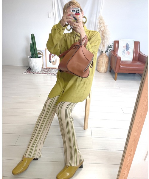 AmiAmi（アミアミ）の「【インスタグラマー＠kaochang_luuコラボ】スクエアトゥVカットミュール（サンダル・レディース・ブラック/ブラウン/グリーン/アイボリー/イエロー・L/LL/M/S）」の21枚目の写真