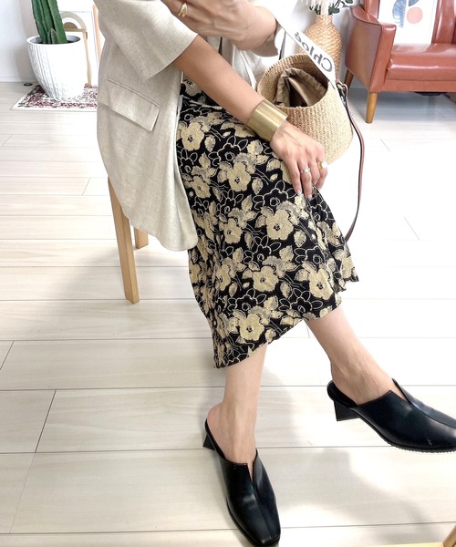 AmiAmi（アミアミ）の「【インスタグラマー＠kaochang_luuコラボ】スクエアトゥVカットミュール（サンダル・レディース・ブラック/ブラウン/グリーン/アイボリー/イエロー・L/LL/M/S）」の20枚目の写真