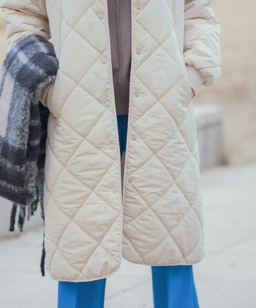 ITEMS URBANRESEARCH(アイテムズ アーバンリサーチ)の「中綿キルティングコート(ダウンジャケット/コート・レディース・チャコールグレー/ライトベージュ/ライトカーキ・X-SMALL/MEDIUM/SMALL)」の9枚目の写真