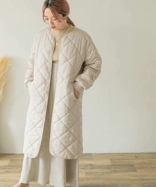 ITEMS URBANRESEARCH(アイテムズ アーバンリサーチ)の「中綿キルティングコート(ダウンジャケット/コート・レディース・チャコールグレー/ライトベージュ/ライトカーキ・X-SMALL/MEDIUM/SMALL)」の20枚目の写真