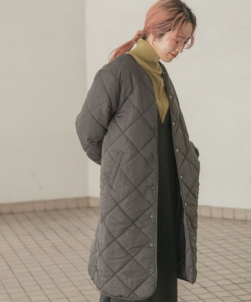 ITEMS URBANRESEARCH(アイテムズ アーバンリサーチ)の「中綿キルティングコート(ダウンジャケット/コート・レディース・チャコールグレー/ライトベージュ/ライトカーキ・X-SMALL/MEDIUM/SMALL)」の7枚目の写真