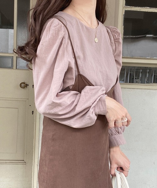 JUNOAH（ジュノア）の「バルーンスリーブブラウス（シャツ/ブラウス・レディース・アイボリー/モカ/グレイッシュベージュ/ブラック・LARGE/X-LARGE/MEDIUM）」の4枚目の写真