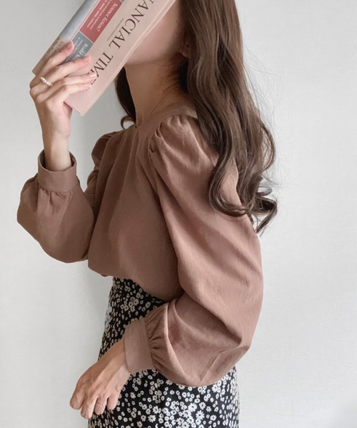 JUNOAH（ジュノア）の「バルーンスリーブブラウス（シャツ/ブラウス・レディース・アイボリー/モカ/グレイッシュベージュ/ブラック・LARGE/X-LARGE/MEDIUM）」の6枚目の写真