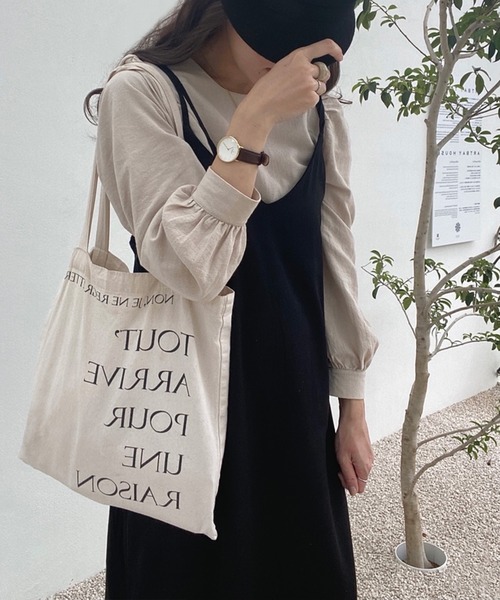 JUNOAH（ジュノア）の「バルーンスリーブブラウス（シャツ/ブラウス・レディース・アイボリー/モカ/グレイッシュベージュ/ブラック・LARGE/X-LARGE/MEDIUM）」の11枚目の写真