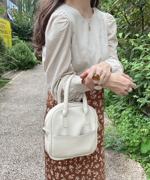 JUNOAH（ジュノア）の「バルーンスリーブブラウス（シャツ/ブラウス・レディース・アイボリー/モカ/グレイッシュベージュ/ブラック・LARGE/X-LARGE/MEDIUM）」の15枚目の写真