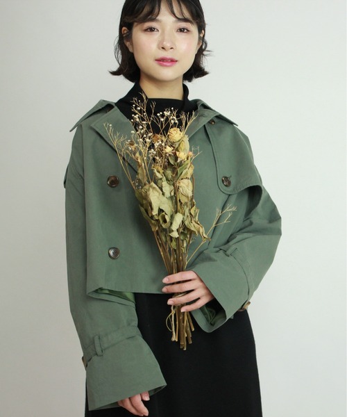 PREFERIR（プレフェリール）の「【ZOZOTOWN限定】ショート丈 トレンチ ジャケット（ワッシャー加工生地）（トレンチコート・レディース・ブラック/グリーン/モカ/ベージュ・MEDIUM/LARGE）」の4枚目の写真