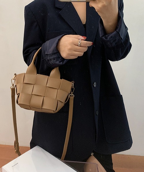 LIPSERVICE（リップサービス）の「編み込み2WAYミニバッグ【ZOZOTOWN限定】（ショルダーバッグ・レディース・ホワイト/グリーン/キャメル/ブラック・FREE）」の15枚目の写真