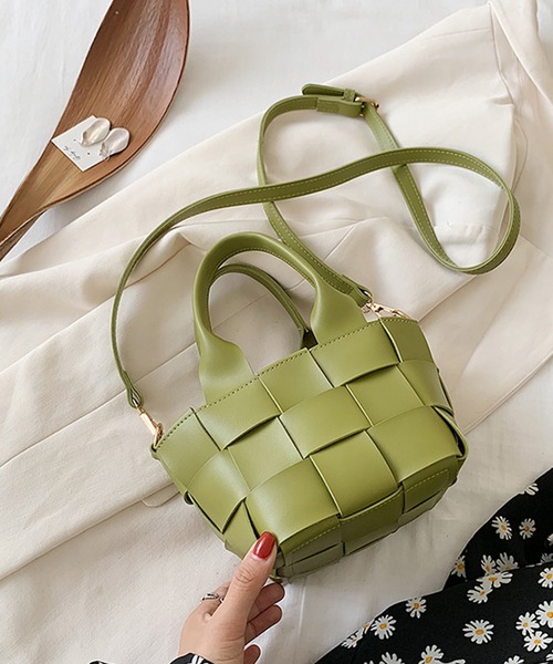 LIPSERVICE（リップサービス）の「編み込み2WAYミニバッグ【ZOZOTOWN限定】（ショルダーバッグ・レディース・ホワイト/グリーン/キャメル/ブラック・FREE）」の13枚目の写真