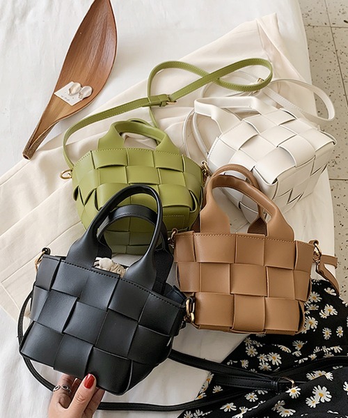 LIPSERVICE（リップサービス）の「編み込み2WAYミニバッグ【ZOZOTOWN限定】（ショルダーバッグ・レディース・ホワイト/グリーン/キャメル/ブラック・FREE）」の9枚目の写真