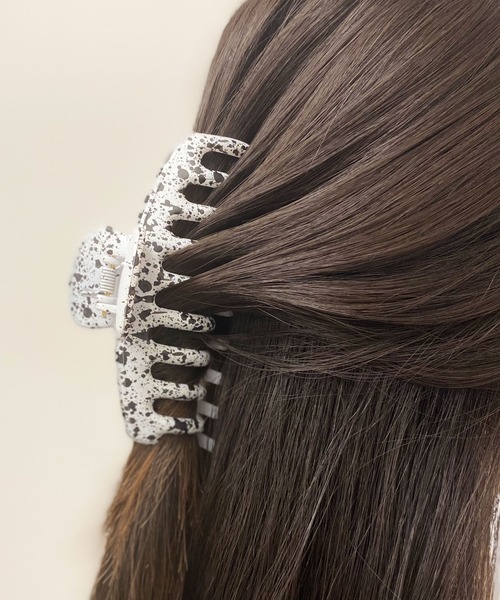 WEGO(ウィゴー)の「WEGO/マーブルバンスクリップ(バレッタ/ヘアクリップ・レディース・ホワイト系その他/ブラック系その他・FREE)」の5枚目の写真
