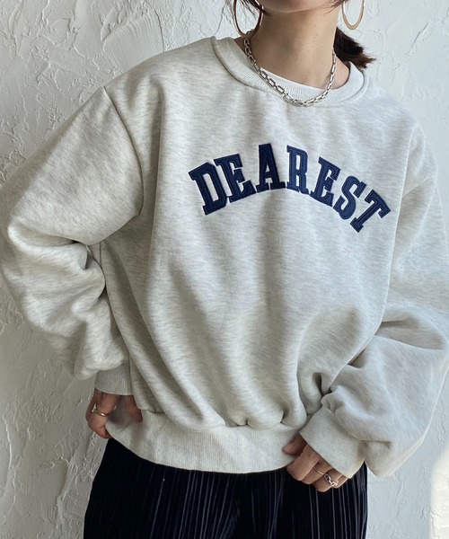 She's Closet(シーズクローゼット)の「裏起毛ビッグシルエット刺繍ロゴショート丈長袖プルオーバースウェット(スウェット・レディース・ネイビー/オートミール・FREE)」の1枚目の写真