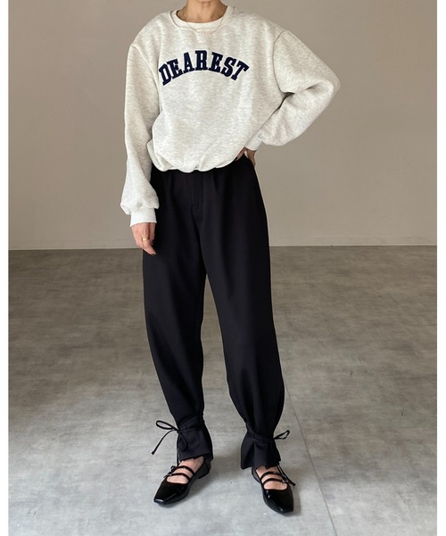 She's Closet(シーズクローゼット)の「裏起毛ビッグシルエット刺繍ロゴショート丈長袖プルオーバースウェット(スウェット・レディース・ネイビー/オートミール・FREE)」の8枚目の写真