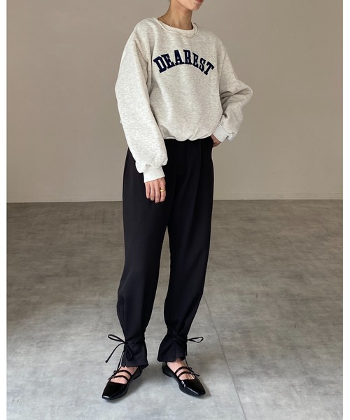 She's Closet(シーズクローゼット)の「裏起毛ビッグシルエット刺繍ロゴショート丈長袖プルオーバースウェット(スウェット・レディース・ネイビー/オートミール・FREE)」の9枚目の写真