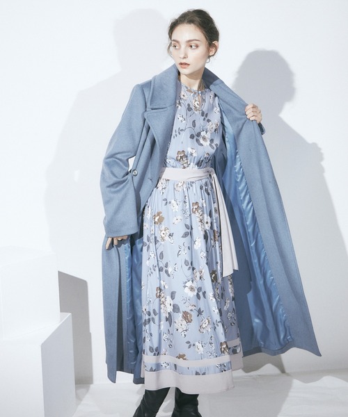 DRWCYS(ドロシーズ)の「ビッグカラーロングコート(チェスターコート・レディース・ネイビー/サックスブルー/キャメル・FREE)」の5枚目の写真