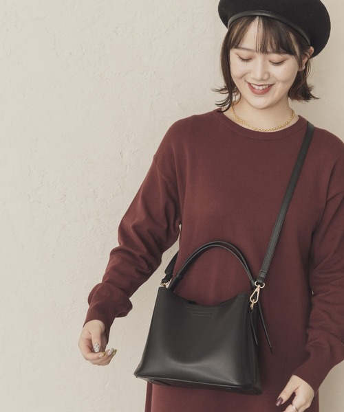 RODE SKO（ロデスコ）の「2WAYファーバッグ（ショルダーバッグ・レディース・ブラック/モカ・ONE）」の5枚目の写真