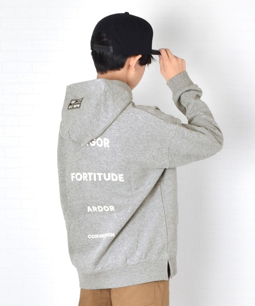 GLAZOS(グラソス)の「裏起毛・ドロップショルダーサイドスリットバックプリントパーカー(パーカー・キッズ・ブラック/グレー/ライトグリーン/ライトベージュ・130cm/140cm/150cm/160cm/170cm)」の1枚目の写真