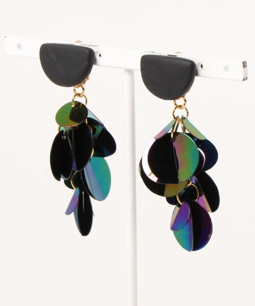 tone(トーン)の「【atelier*mio】クレイ × スパンコール costume jewelry earring(イヤリング・レディース・ホワイト/ブラック・FREE)」の2枚目の写真