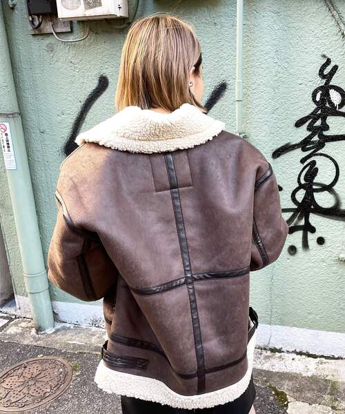 AG by aquagirl（エージーバイアクアガール）の「◆ALPHA フェイクムートンライダースジャケット（ライダースジャケット・レディース・オフホワイト/ブラウン系・38）」の17枚目の写真