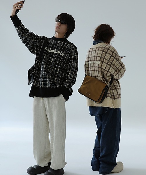 MASONPRINCE(メイソンプリンス)の「【MASONPRINCE】Oversized retro check embroidery logo knit pullover MY3045(ニット/セーター・メンズ・パープル/ブラック/ブラウン/グリーン/ベージュ・L/M/S)」の13枚目の写真