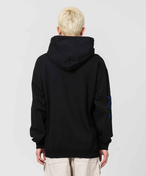 XLARGE（エクストララージ）の「FLOWER VASE PULLOVER HOODED SWEAT（パーカー・メンズ・ホワイト/ブラック/ネイビー・S/M/L/XL）」の6枚目の写真