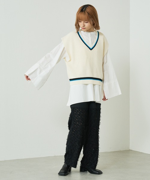 Lui's（ルイス）の「スリーブスリットボタンデザインシャツ（シャツ/ブラウス・レディース・ホワイト・FREE）」の11枚目の写真