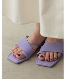 スクエアトゥステッチデザインベルトトングサンダル