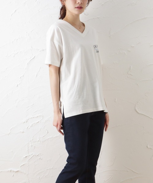 Mac-House(マックハウス)の「UNDERWRAPS アンダーラップス バックテール刺繍VネックTシャツ(Tシャツ/カットソー・レディース・ホワイト/チャコール/ピンク・フリー)」の12枚目の写真