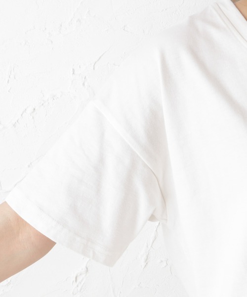 Mac-House(マックハウス)の「UNDERWRAPS アンダーラップス バックテール刺繍VネックTシャツ(Tシャツ/カットソー・レディース・ホワイト/チャコール/ピンク・フリー)」の16枚目の写真
