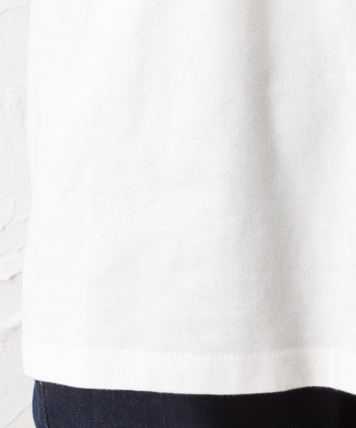 Mac-House(マックハウス)の「UNDERWRAPS アンダーラップス バックテール刺繍VネックTシャツ(Tシャツ/カットソー・レディース・ホワイト/チャコール/ピンク・フリー)」の17枚目の写真