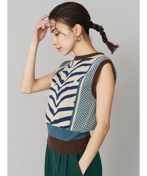 EVRIS（エヴリス）の「パターンミックスジャガードニットベスト（ニット/セーター・レディース・オレンジ/ブルー・FREE）」の7枚目の写真