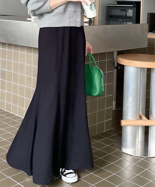 classicalelf（クラシカルエルフ）の「てろんな華奢感。マルチドット&無地パネルセミフレアスカート（スカート・レディース・ブラック/ブラック系その他・MEDIUM/X-LARGE）」の2枚目の写真