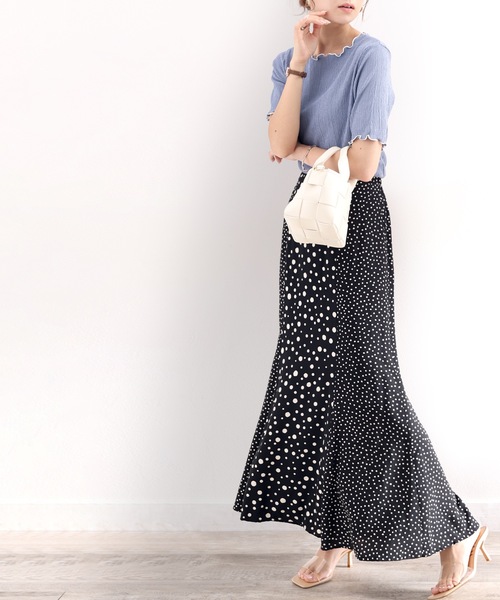classicalelf（クラシカルエルフ）の「てろんな華奢感。マルチドット&無地パネルセミフレアスカート（スカート・レディース・ブラック/ブラック系その他・MEDIUM/X-LARGE）」の5枚目の写真