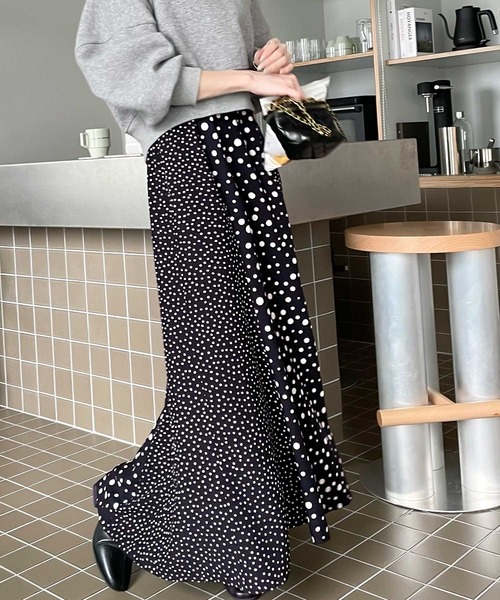 classicalelf（クラシカルエルフ）の「てろんな華奢感。マルチドット&無地パネルセミフレアスカート（スカート・レディース・ブラック/ブラック系その他・MEDIUM/X-LARGE）」の14枚目の写真