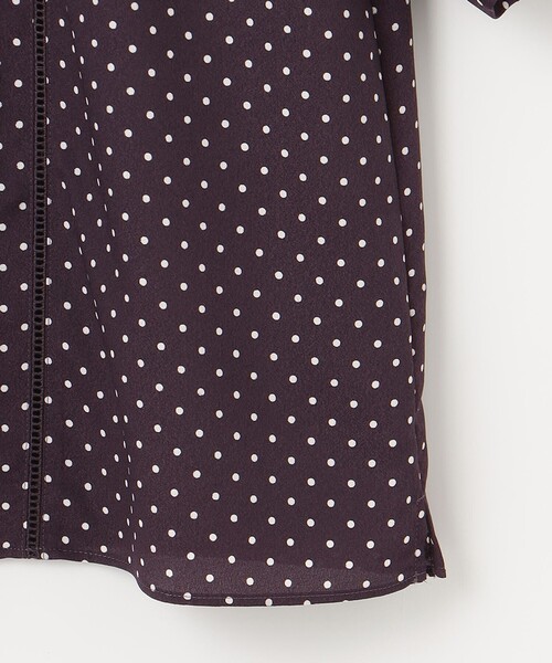 J.PRESS(ジェイプレス)の「【洗える】 ドットプリント フリル衿 カットソー(Tシャツ/カットソー・レディース・ブラック系5/ライトグレー系5/パープル系5・MEDIUM/LARGE)」の11枚目の写真