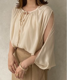 【apres jour clair】スリットデザインブラウス【ZOZOTOWN限定アイテム】