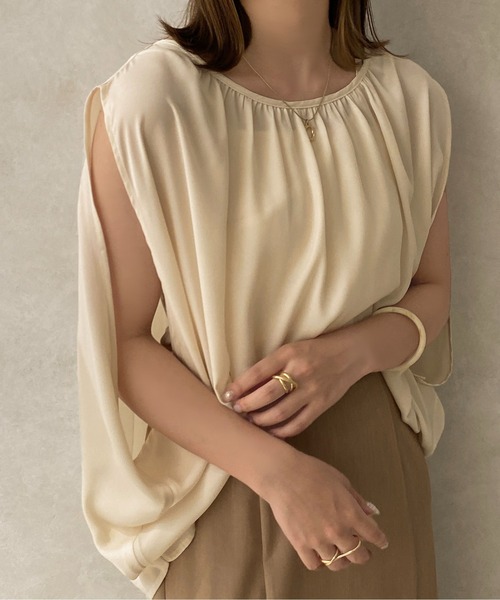 apres jour clair（アプレジュールクレア）の「【apres jour clair】スリットデザインブラウス【ZOZOTOWN限定アイテム】（シャツ/ブラウス・レディース・ベージュ/アイボリー・X-LARGE/フリー）」の8枚目の写真