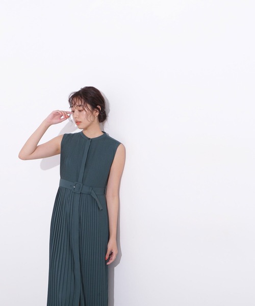 ナチュラルビューティーベーシック バックルベルトプリーツワンピース NATURAL BEAUTY BASIC（ナチュラルビューティーベーシック）の