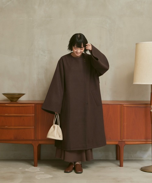 moi tytto(モイテュット)の「【低身長さん向けSサイズあり】ワイドスリーブノーカラーロングCT(ノーカラーコート・レディース・ナチュラル/ブラウン・SMALL/MEDIUM)」の13枚目の写真